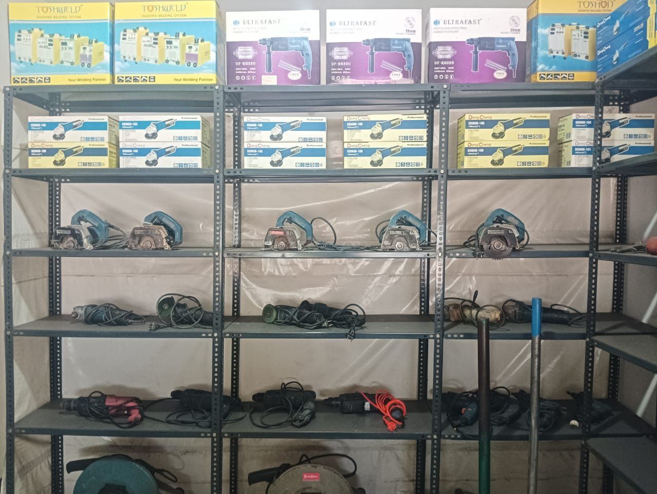 Heavy Construction Machineries Rental - Demolition Breakers, Generators & Earth Rammers